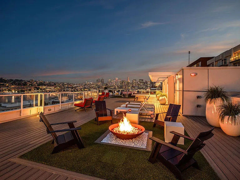 The Summit at Lake Union — Photo 4