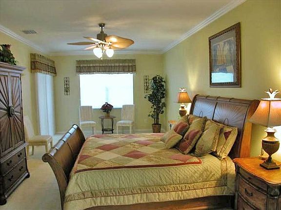 Huge Master with Sitting Area