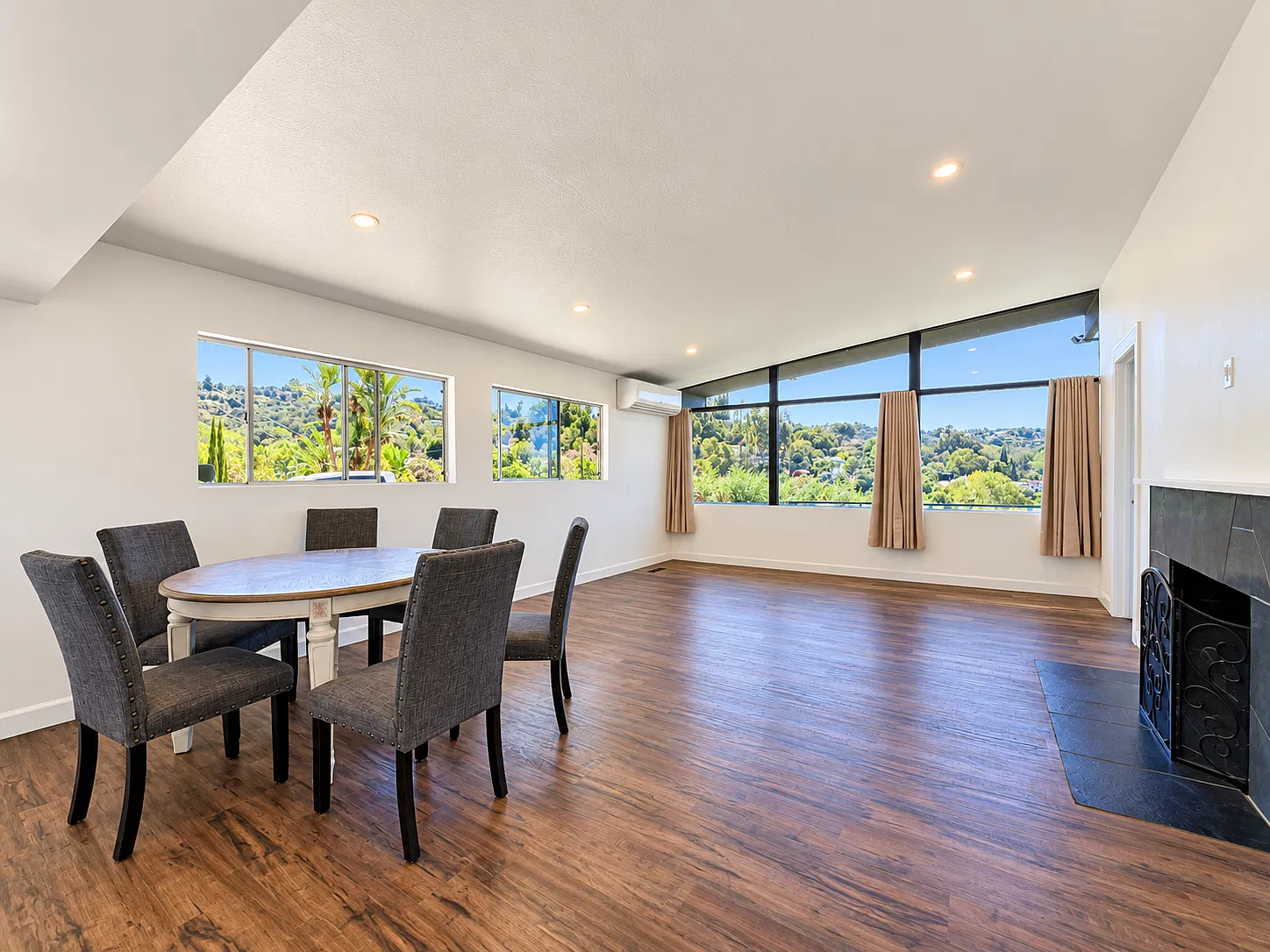 3 bed, 2.5 bath, 1800 sqft, $3,600 — Photo 2