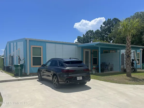 300 Seminary Dr, Bay Saint Louis, MS 39520