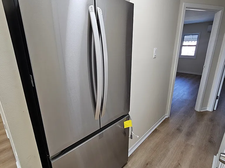 1813 Shore Pkwy N #3 — Photo 2