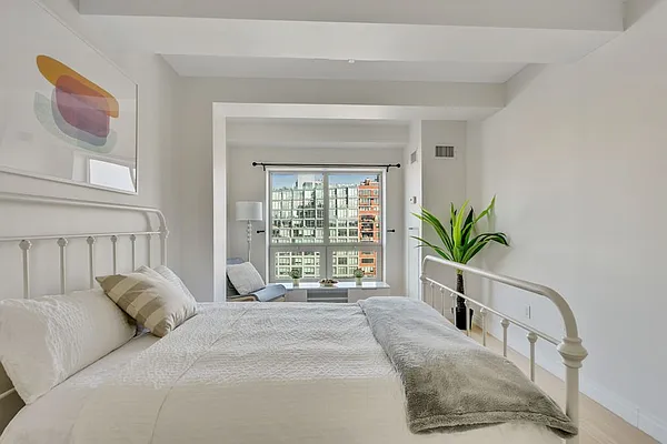 Sold by Compass | media 5