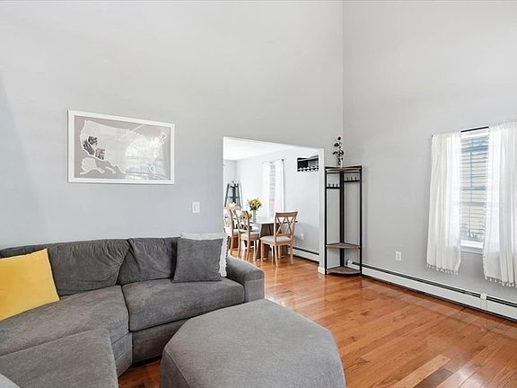 5th image of 51 Avenue A St