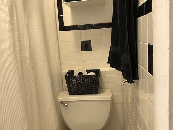 3rd image of 315 W 92nd St APT 1N