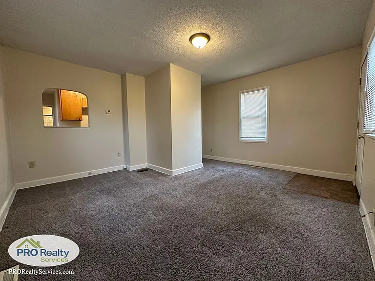 423 Taylor St N #E — Photo 2