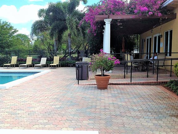 5th image of 2025 Lavers Cir APT 310