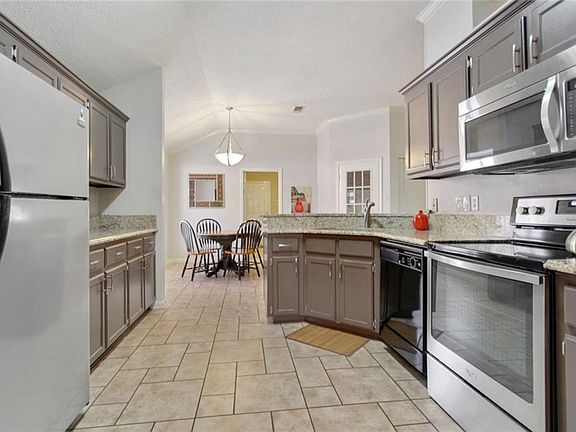 5th image of 5205 Fairview Ave