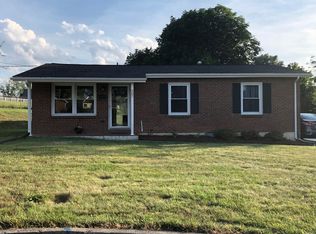 207 E Hill Ct, Salem, VA 24153