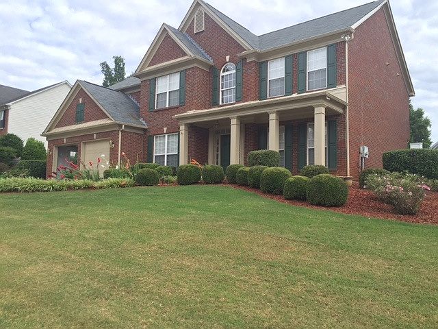 3-Side Brick w/huge front yard!