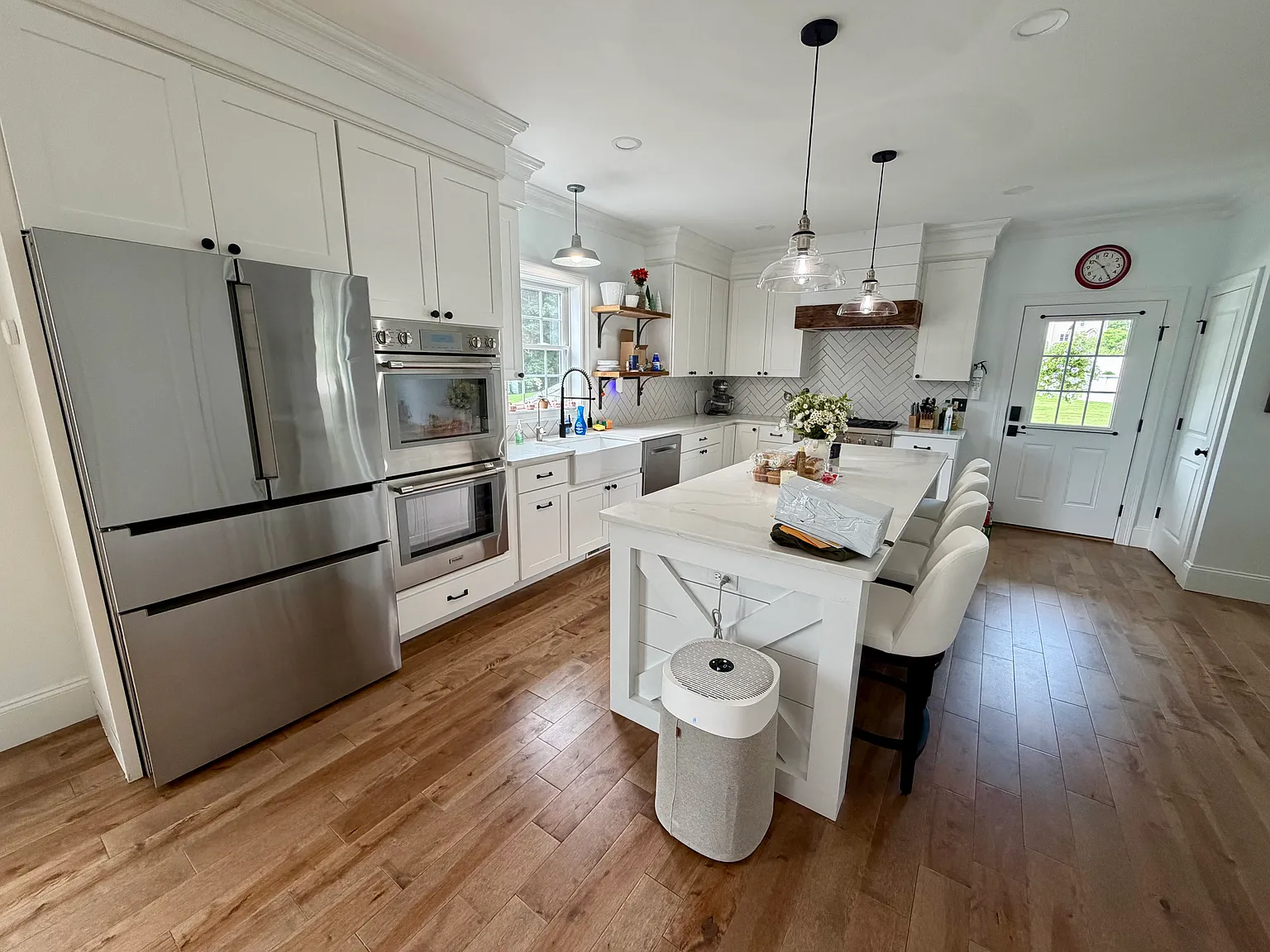 5 bed, 4200 sqft, $1,750 — Photo 3