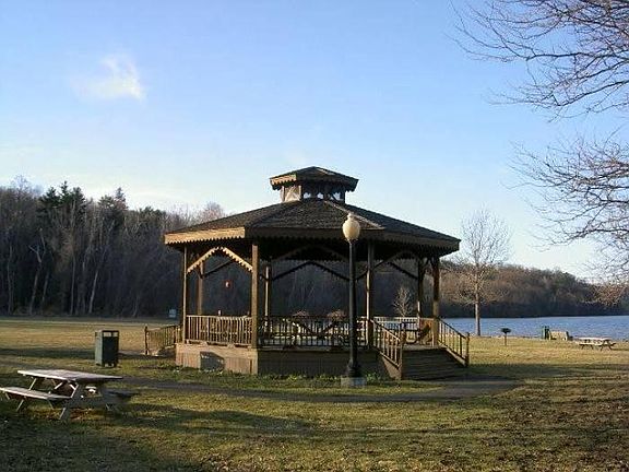 Gazebo @ Hudson River
