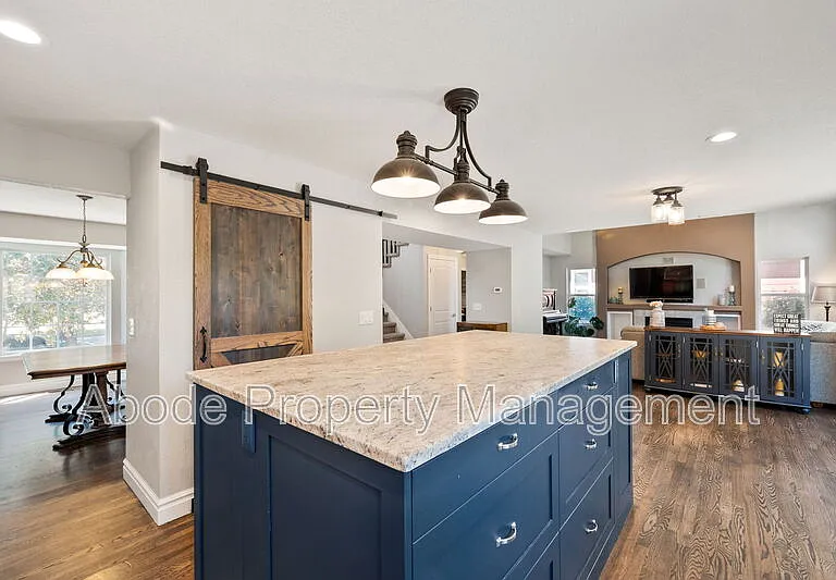 2214 Andrews St — Photo 10