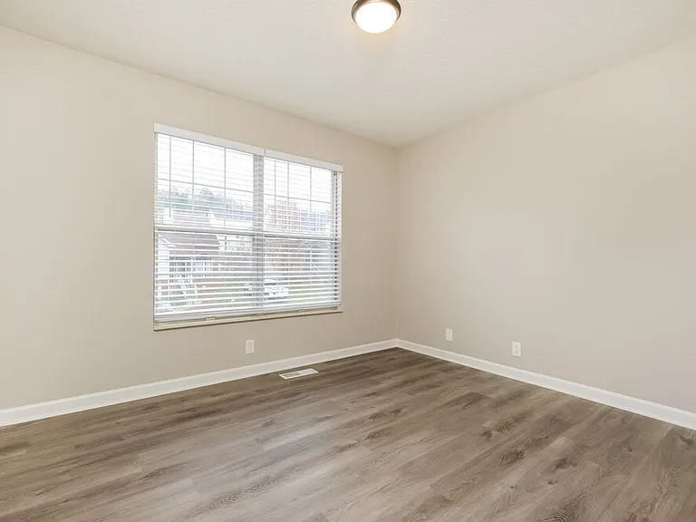 3102 Creekview Ln — Photo 13