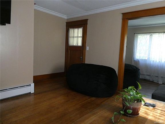 5th image of 454 Schenck St