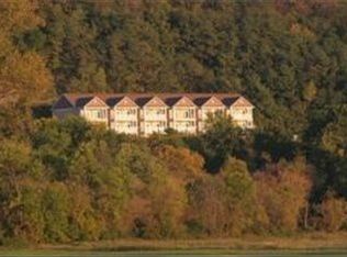 1300 Sunset Ct, La Crosse, WI 54603