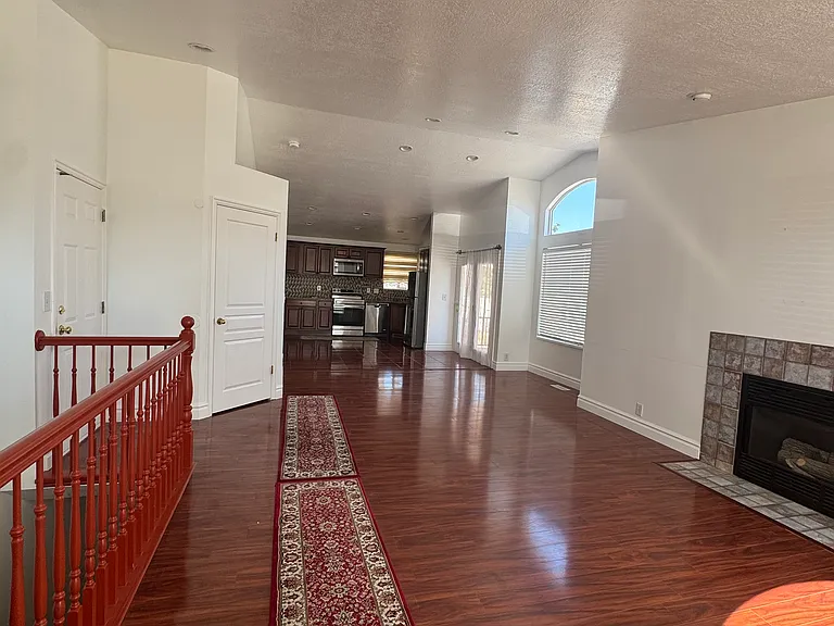 3720 S Hampshire Cir — Photo 5