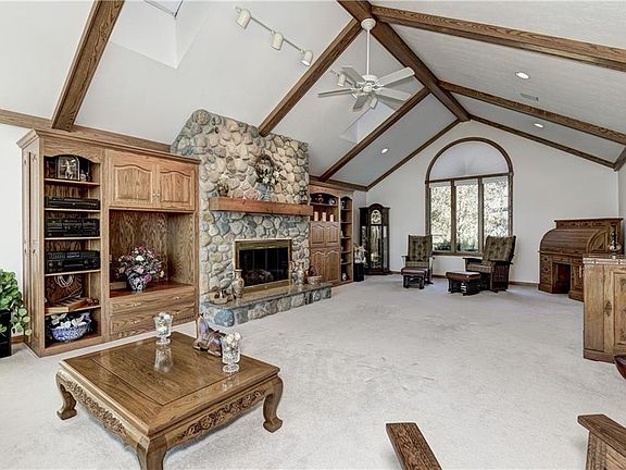 5th image of 3510 Tamarack Ln