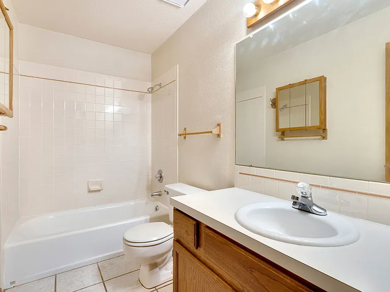 1025 Centennial Dr — Photo 23