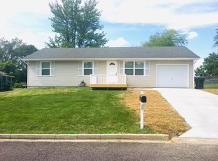 513 Canterbury Dr, Fulton, MO 65251