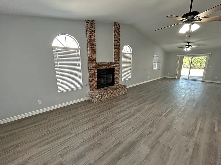 17530 Aspen St — Photo 9