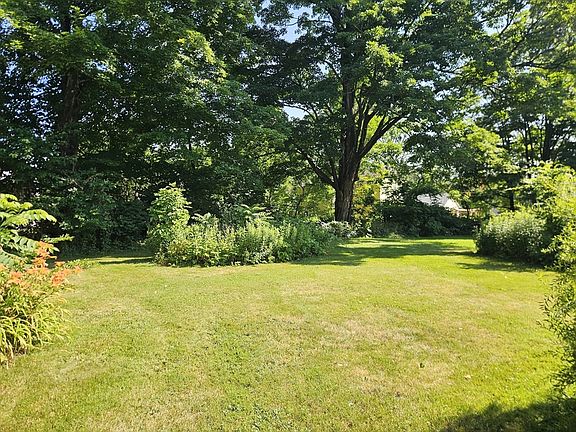 2nd image of 43 Summer St