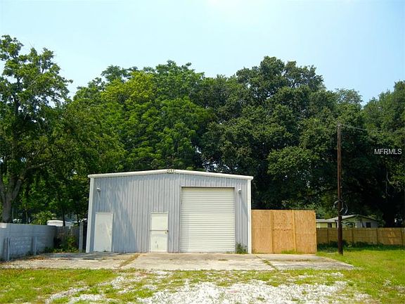 3rd image of 2207 E Michigan St