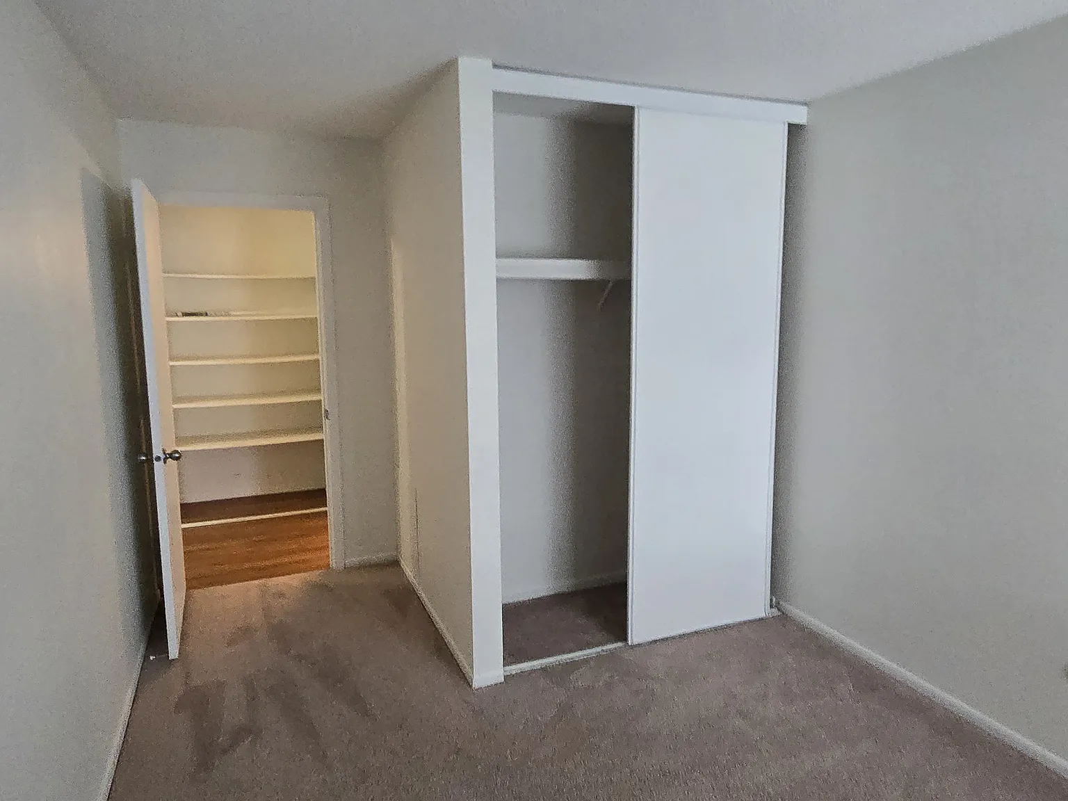 2 bed, 960 sqft, $1,395 — Photo 2