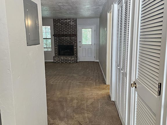 2nd image of 2927 Woodrich Dr