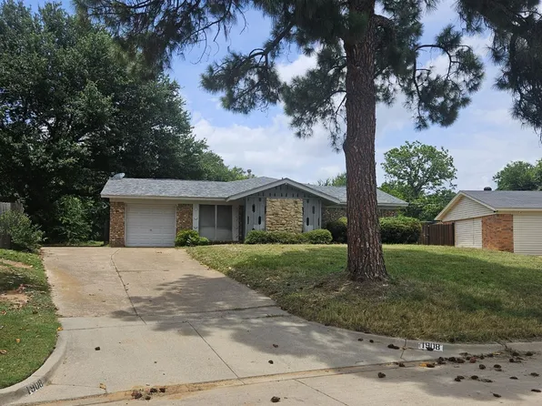 1908 Brookview Dr, Arlington, TX 76010