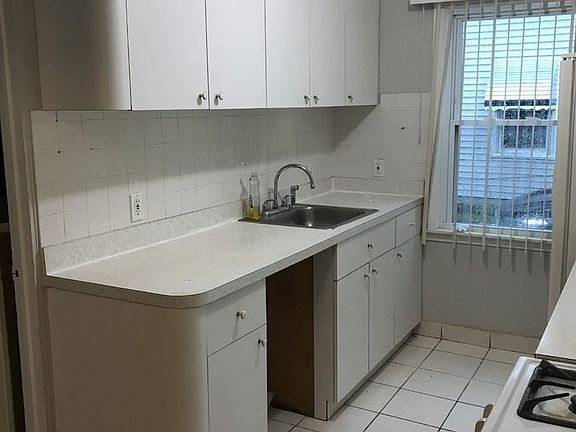 4th image of 10600 Albany Ave