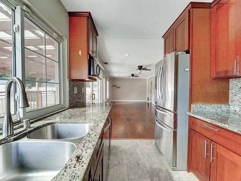 4608 Rochelle Dr — Photo 11