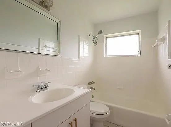 2 bed, 1.0 bath, 1000 sqft, $2,300 — Photo 4