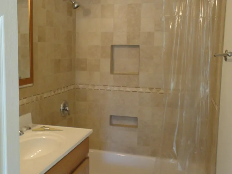 BEAUTIFUL TILED BATH