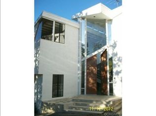 15300 Rayneta Dr, Sherman Oaks, CA 91403