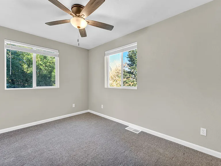 604 Pine St — Photo 40