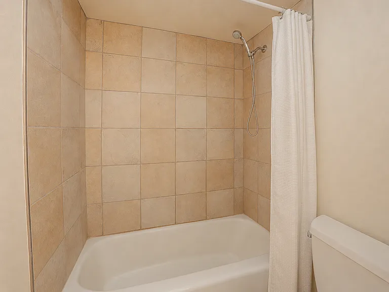 3055 N Oakland Ave — Photo 5