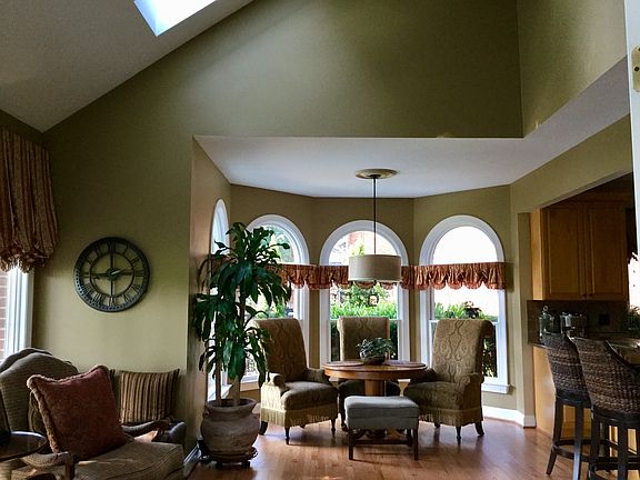 Breakfast / sitting room