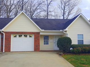 154 Bethania Oaks Cir, Pfafftown, NC 27040