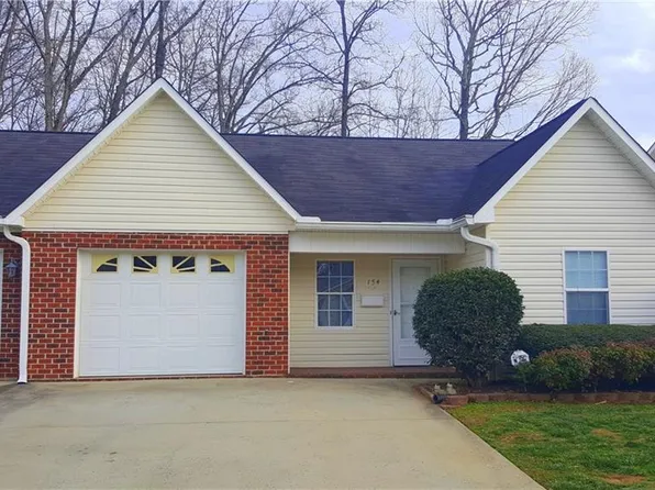 154 Bethania Oaks Cir, Pfafftown, NC 27040