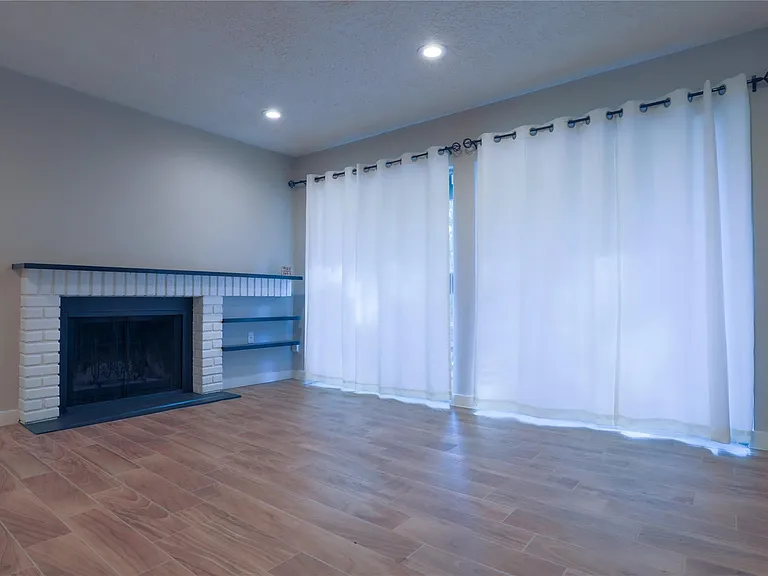 2707 S Millbend Dr — Photo 4