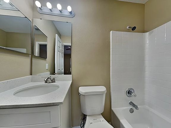 3rd image of 464 Gannet Ct