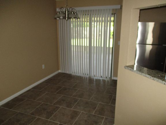 4th image of 584 Bounty Ave NE