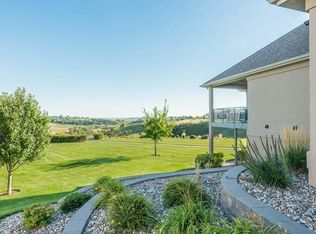 2507 Powder Ridge Cir, Bismarck, ND 58503