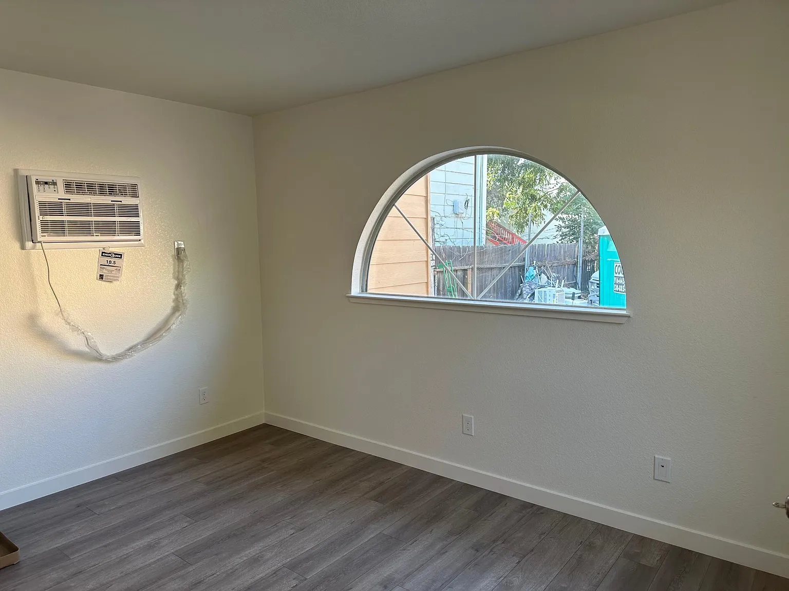 4628 14th Ave — Photo 1