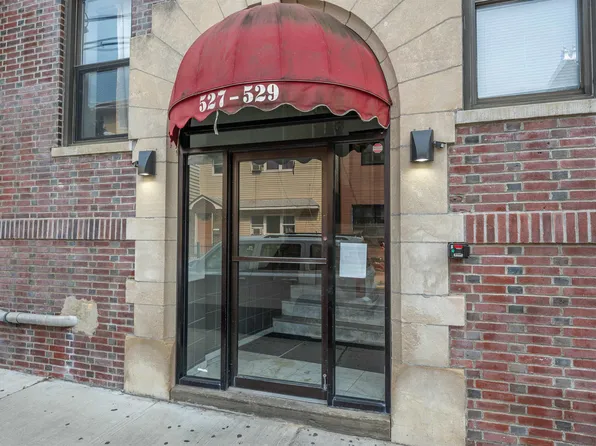 527-529 34th Street image 1 of 12