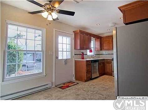 4th image of 1076D Argyll Cir