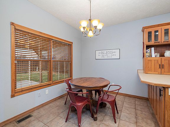 3rd image of 3691 N Thistlewood Ct