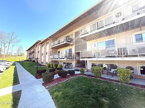 1225 Carriage Cir #203 Photo 1