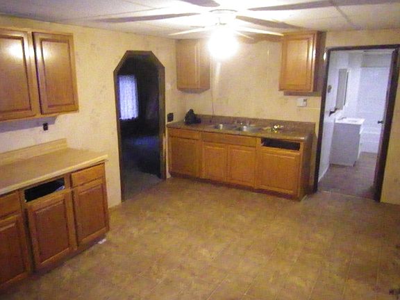 5th image of 2605 Bigler Ave