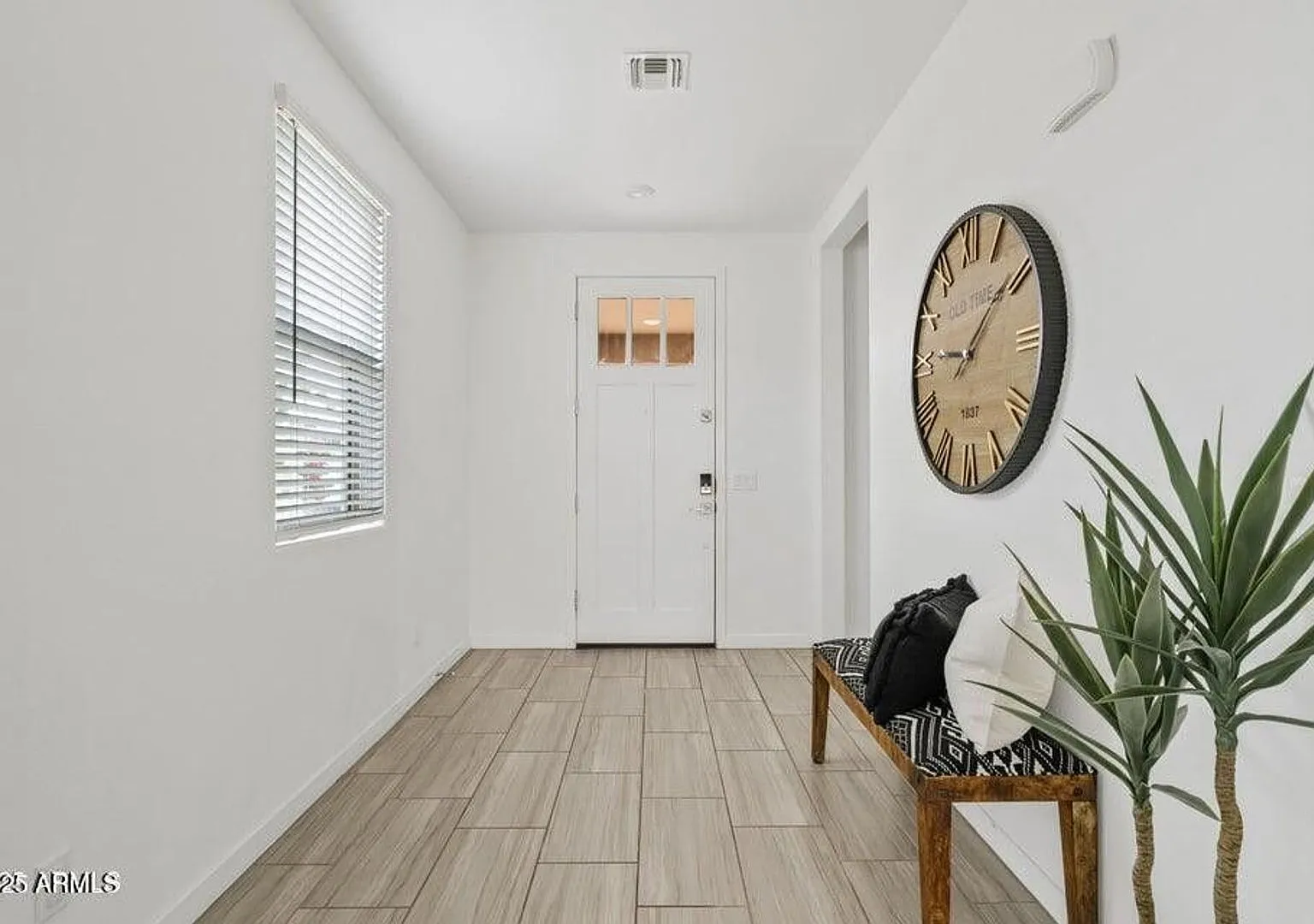 Beautiful Eastmark 3 Bedroom! — Photo 4